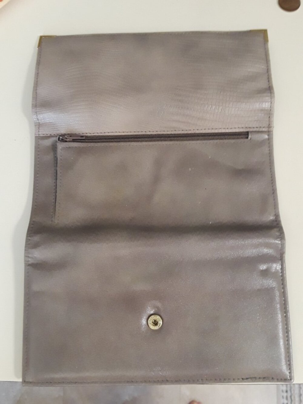 Prince Gardner Leather Checkbook Wallet with snap closure, zipper coin closure - Picture 5 of 11